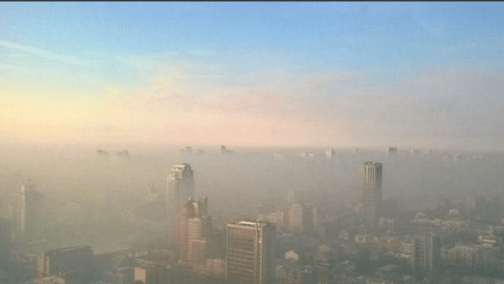 KIJEV NAPADNUT “KAMIKAZA DRONOVIMA” Nakon napada izbio požar u stambenoj zgradi