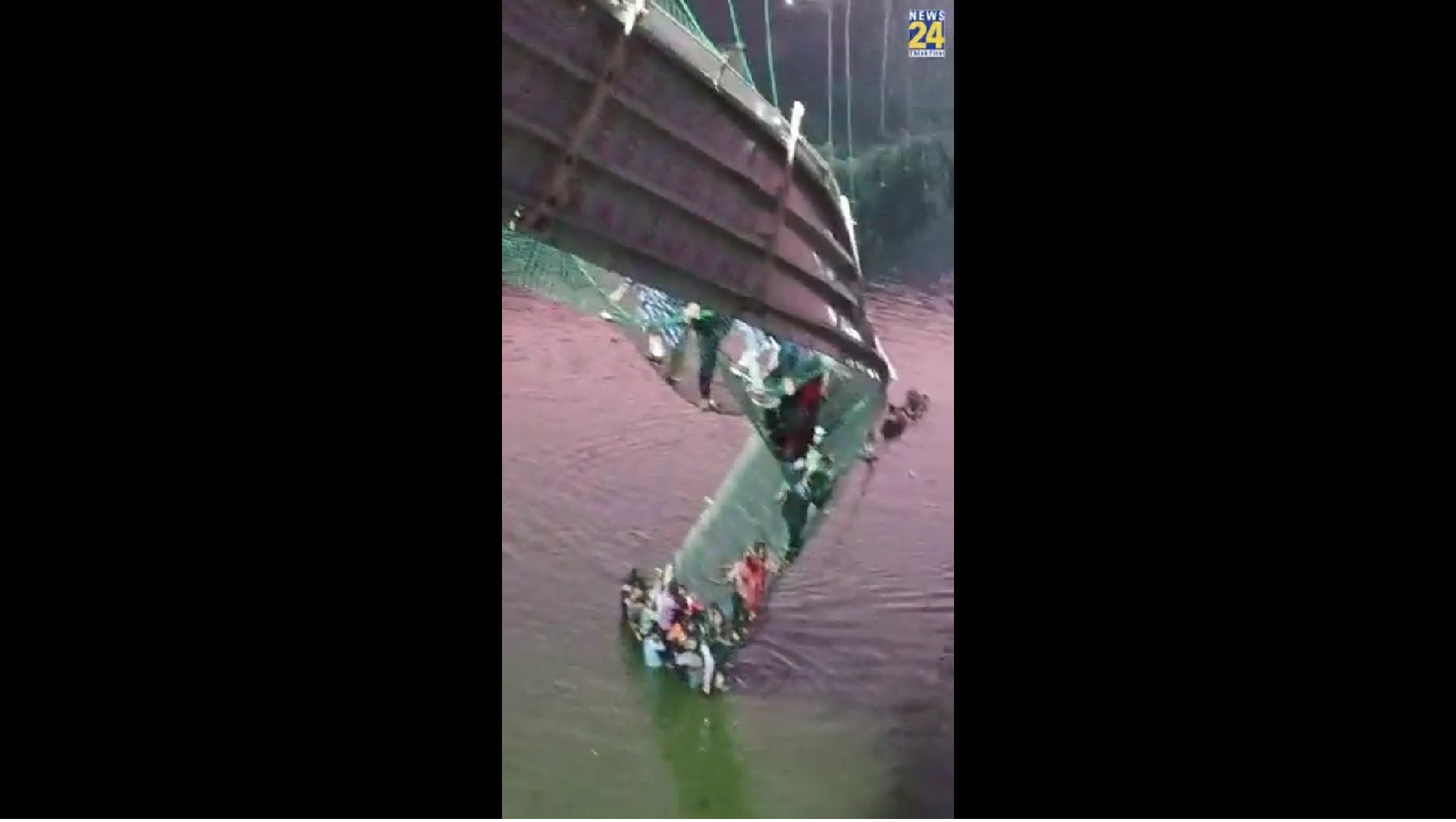 VIDEO Tragedija u Indiji: Najmanje 35 mrtvih nakon urušavanja mosta