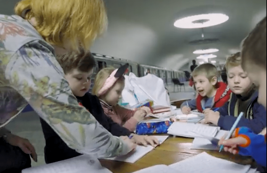 Kako psiholozi u Ukrajini riskiraju svoje živote da bi pomogli žrtvama ruskih napada i spriječili posttraumatske stresne poremećaje