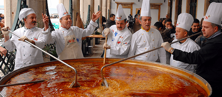 Za Badnjak u Splitu priprema se 5000 porcija bakalara