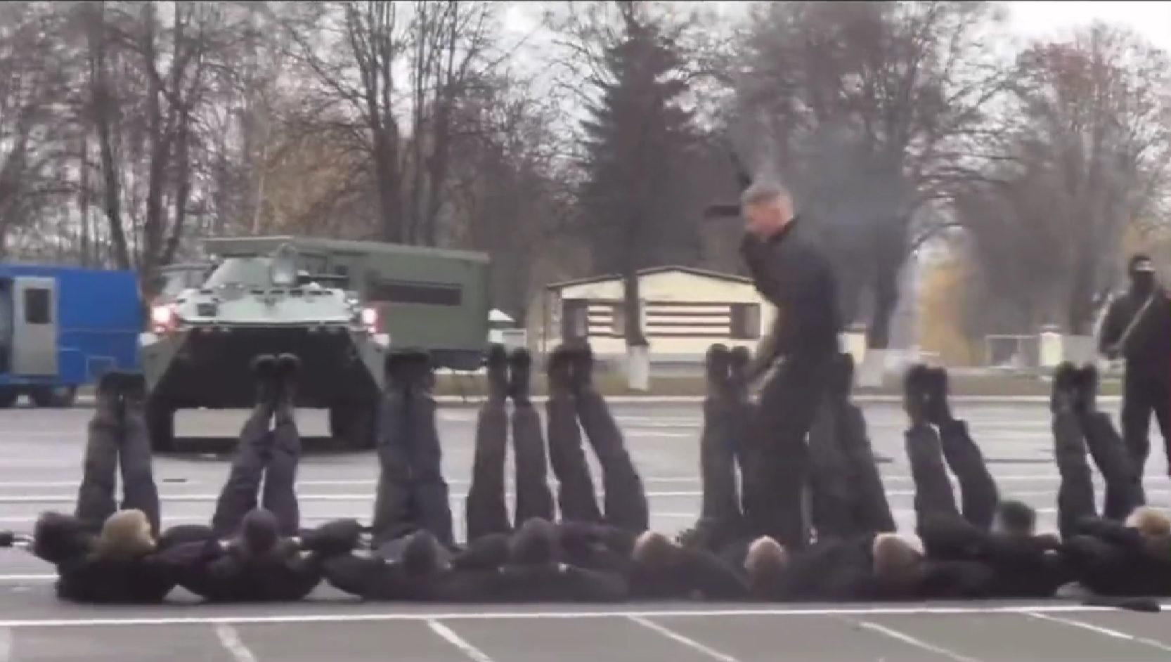 Bjelorusija: Video bizarne vježbe bjeloruske vojske u stilu Stevena Seagala začudio internet