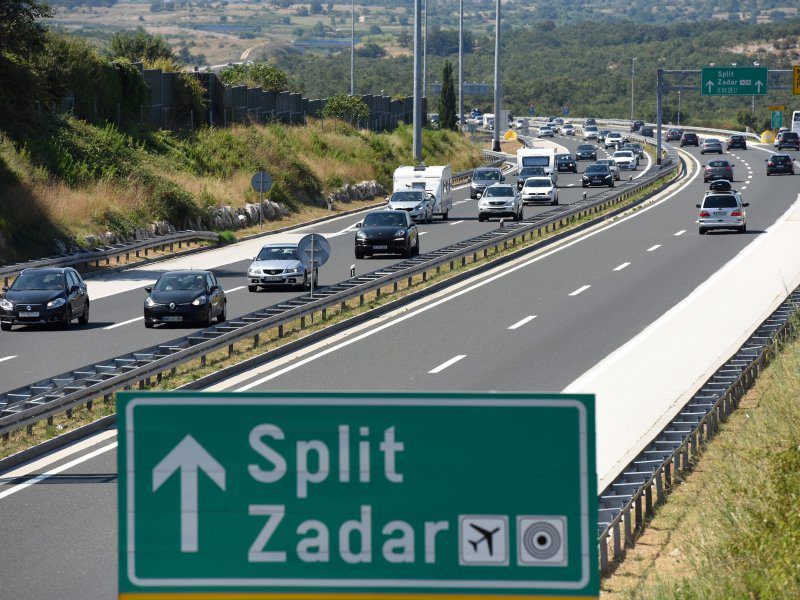 Domovinski pokret SDŽ uputio poruku Vladi: Ako će poskupjeti registracija, snizite cijene korištenja autocesta!