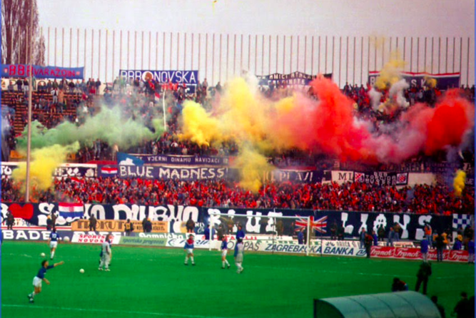 ROĐENDAN BAD BLUE BOYSA ’91 Osim par zalutalih “Grobara” cijeli je stadion disao za Dinamo i Hrvatsku