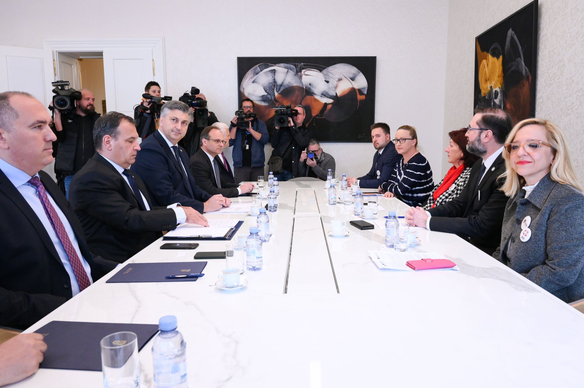 PREDSTAVNICI LIJEČNIKA I PREMIJER SJELI ZA STOL Na tragu rješenja