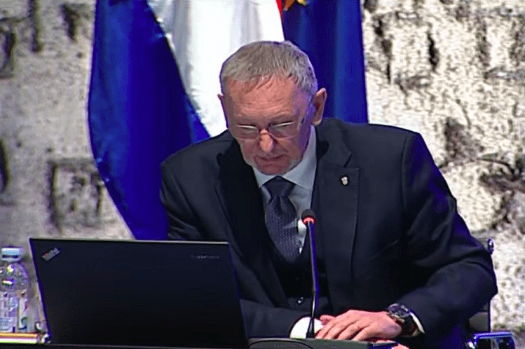 Prijedlog Zakona o izmjenama Zakona o prekršajima protiv javnog reda i mira ide u hitnu saborsku proceduru