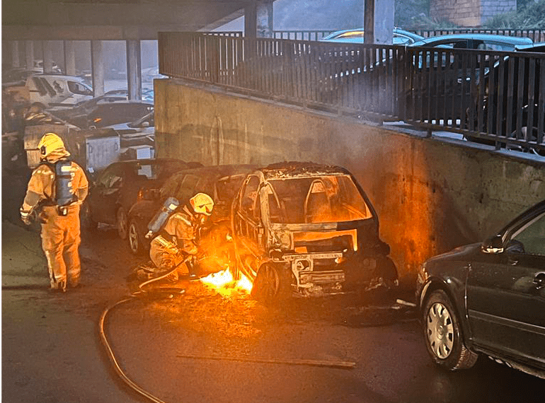 U Splitu i noćas izgorio auto