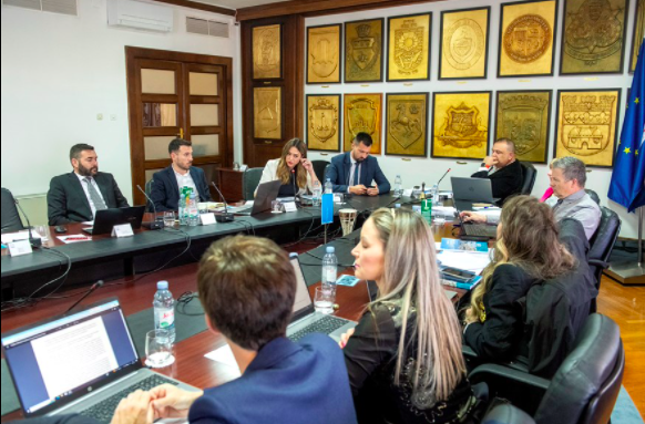 Splitsko Gradsko vijeće donijelo odluku o novčanim kaznama za neprimjerene postupke tijekom turističke sezone