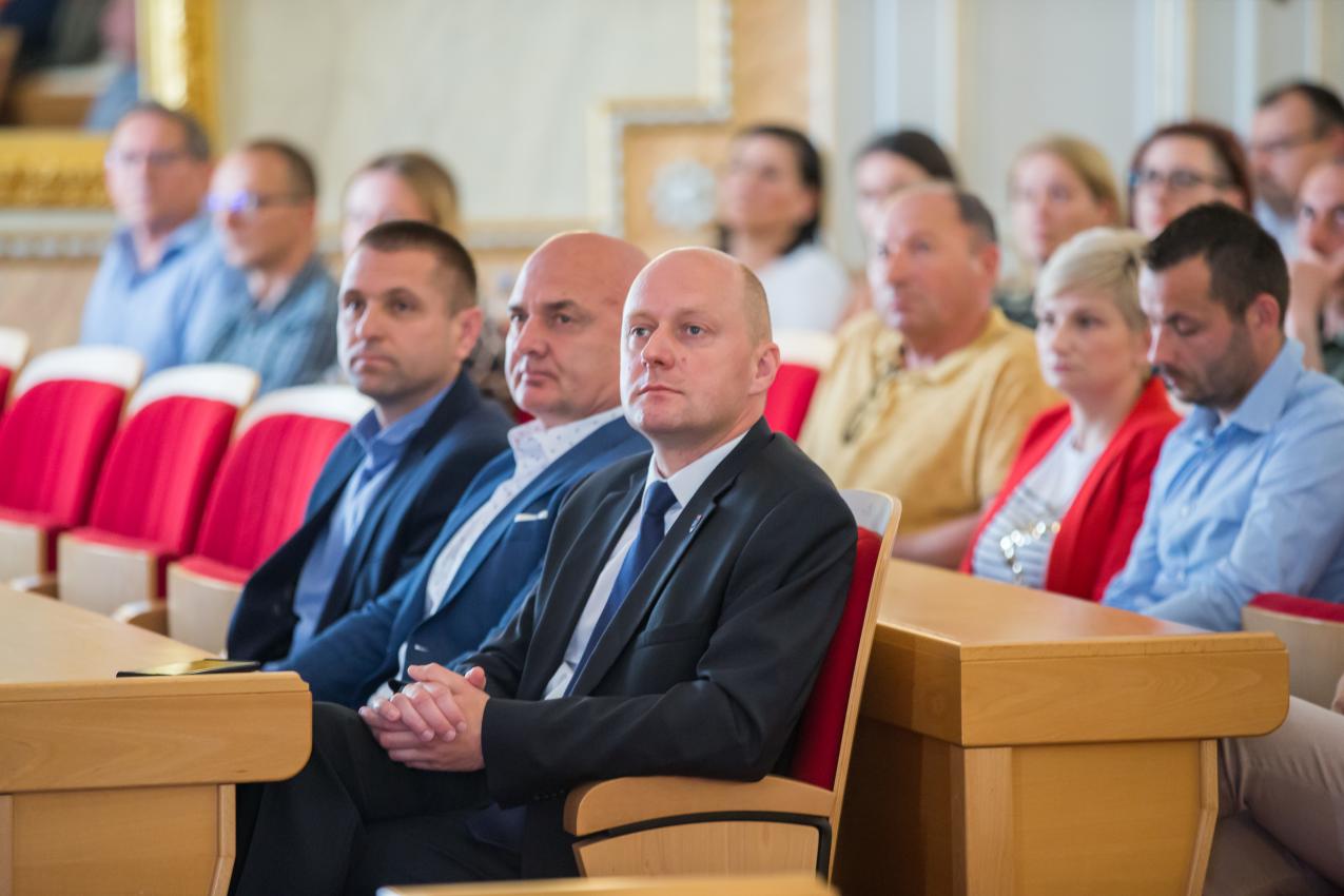 Osijek: Održana tribina pod nazivom “Kako smanjiti upotrebu pesticida u poljoprivredi, a osigurati dovoljne količine hrane, zdrave i proizvedene po ekološkim uvjetima?”