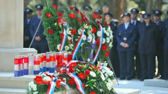 STRAŠAN ČETNIČKI ZLOČIN U SELU RODALJICE Krvavi pohod na nedužne civile