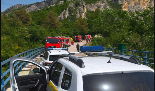 NESLUŽBENO: Mađarski helikopter udario u zipline, turističku atrakciju preko rijeke Čikole, i srušio se