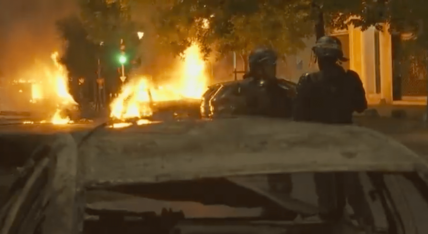 Najmanje 150 uhićenih nakon prosvjeda u Francuskoj zbog ubojstva 17-godišnjeg vozača dostave kojeg je ubio policajac