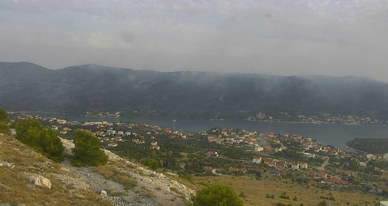 Požar kod Grebaštice stavljen pod nadzor, a magistrala puštena u promet