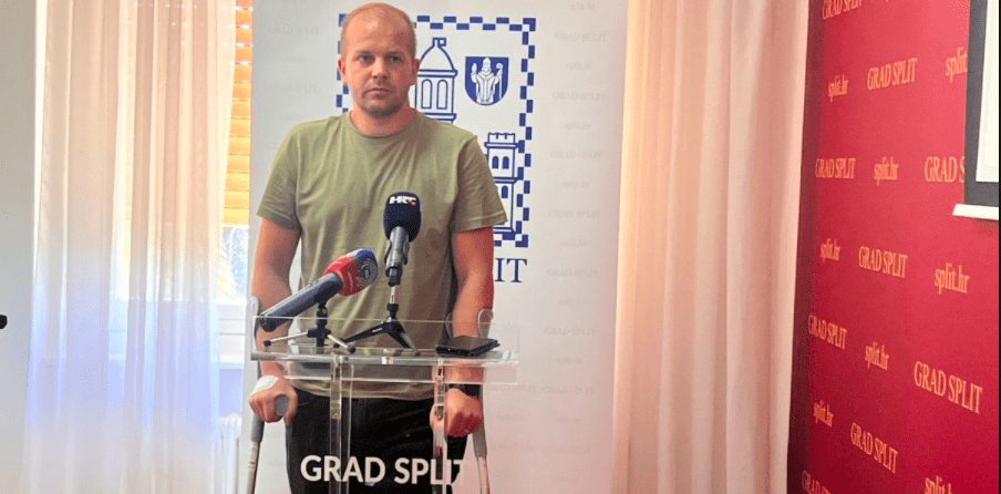 Vijećnik DP-a Martin Pauk s operacije došao na sjednicu kako bi spriječio Puljka da donese odluku o dizanju kredita