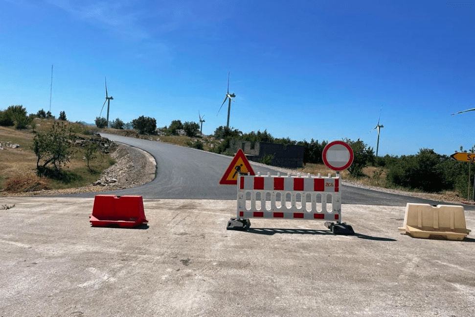 Završena nova cesta na Zelovu do naselja Kokani