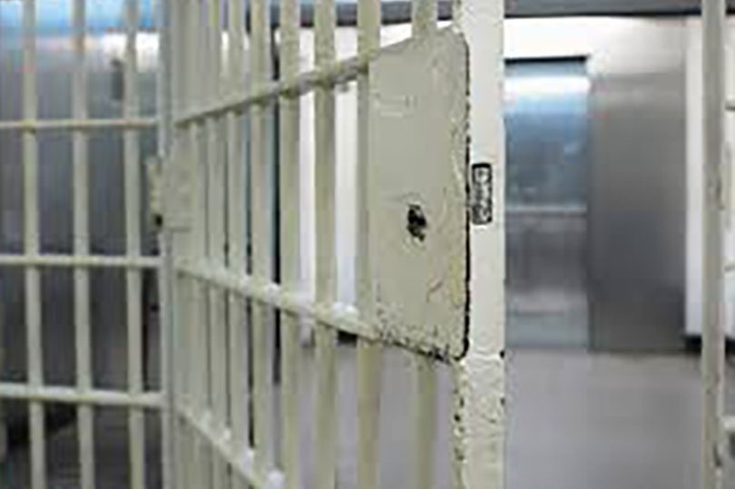 ZBOG DUGA OD 4000 FUNTI ZA BRITANSKIM DRŽAVLJANINOM RASPISANA CRVENA TJERALICA Završio u zatvoru u Iraku s teroristima Al-Kaide