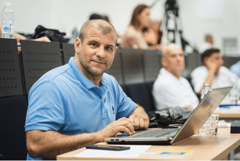 DOMOVINSKOM POKRETU SDŽ PREKIPILO  “Tko i zašto štiti pedofilske sadržaje u školstvu?”