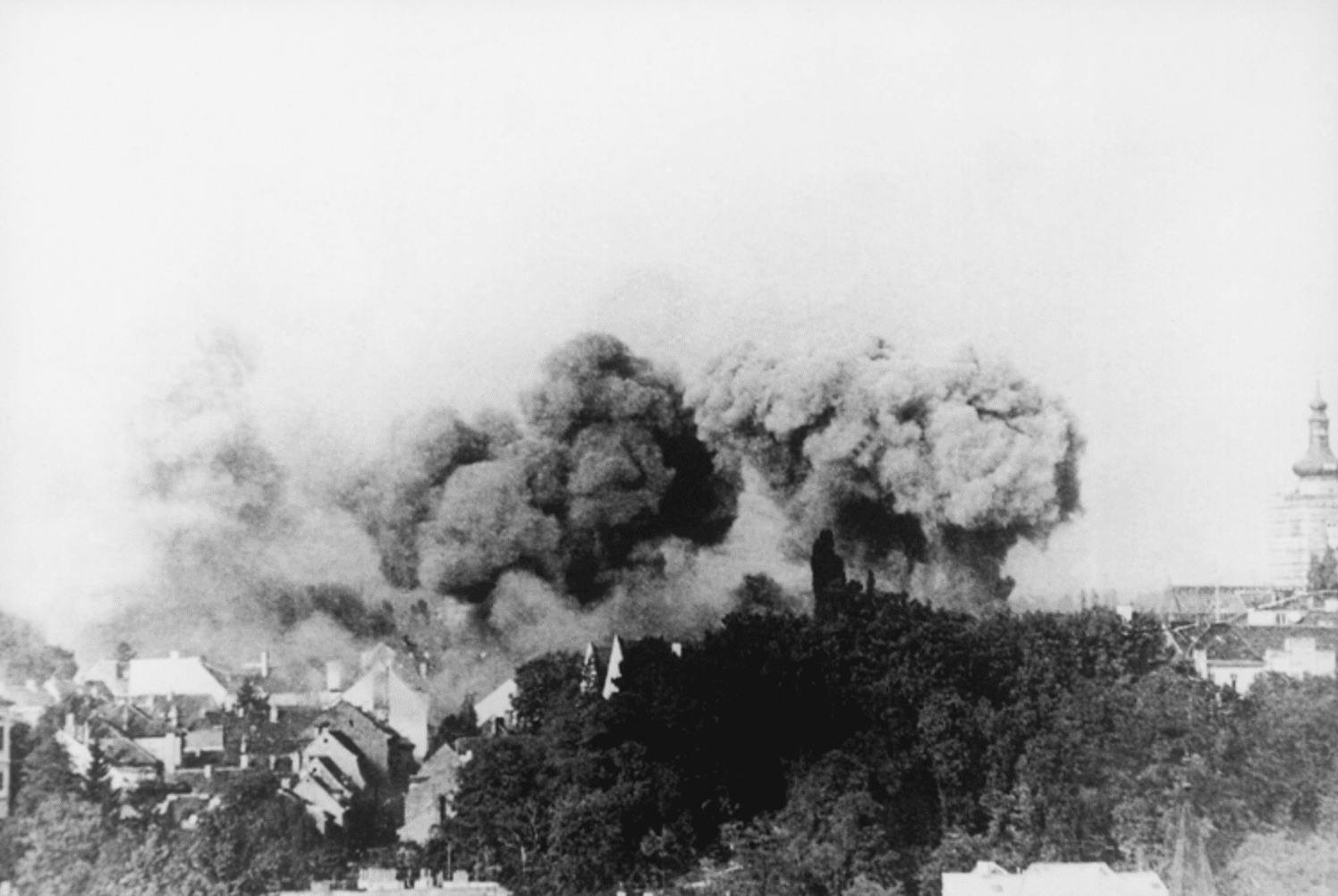 TREBALO JE 30 GODINA ZA DIZANJE OPTUŽNICA Vjerojatno su svi trebali izginuti, pa da i mediji o tome pišu!?