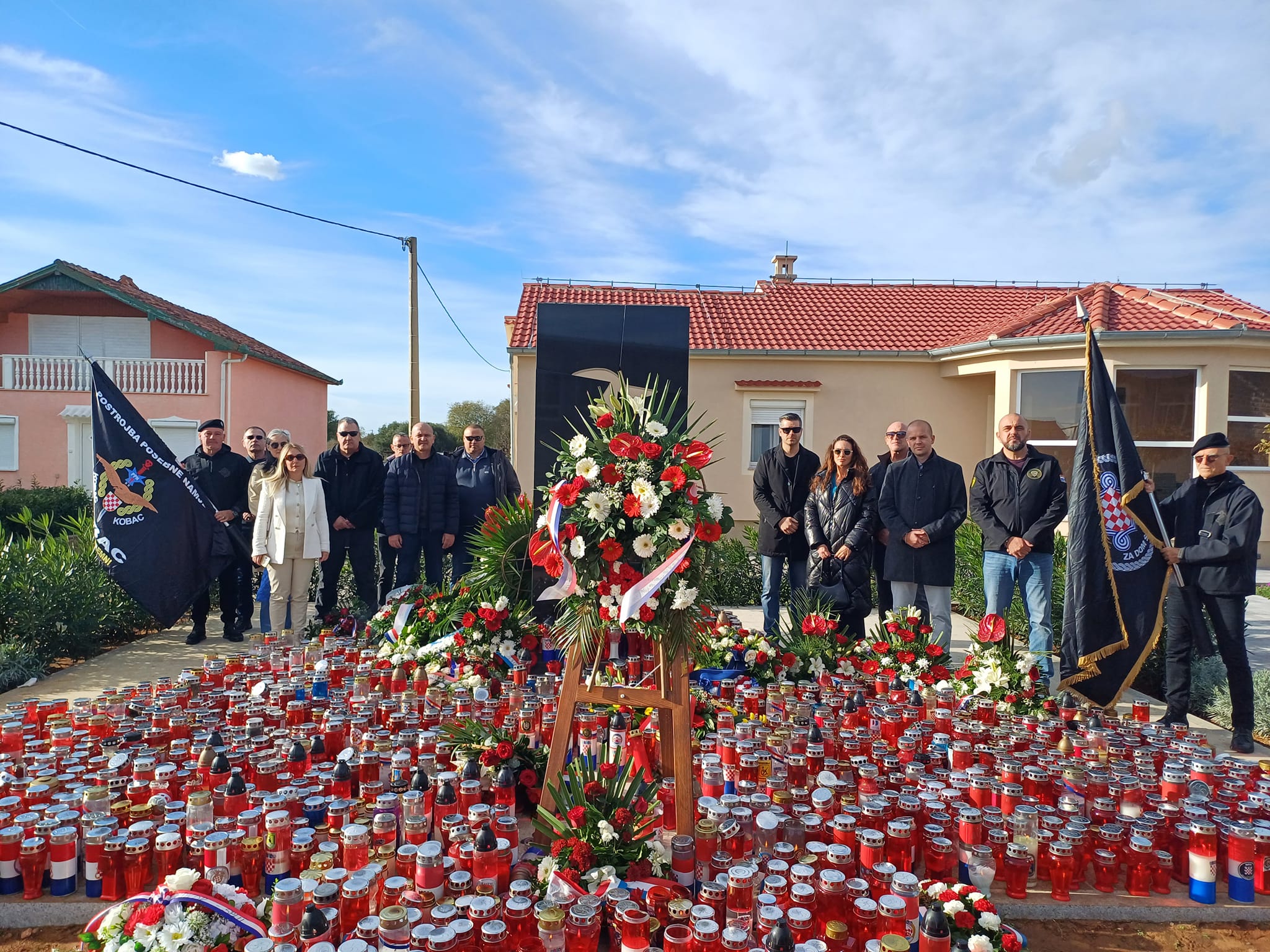 (VIJESTI) Domovinski pokret SDŽ u koloni sjećanja u Škabrnji