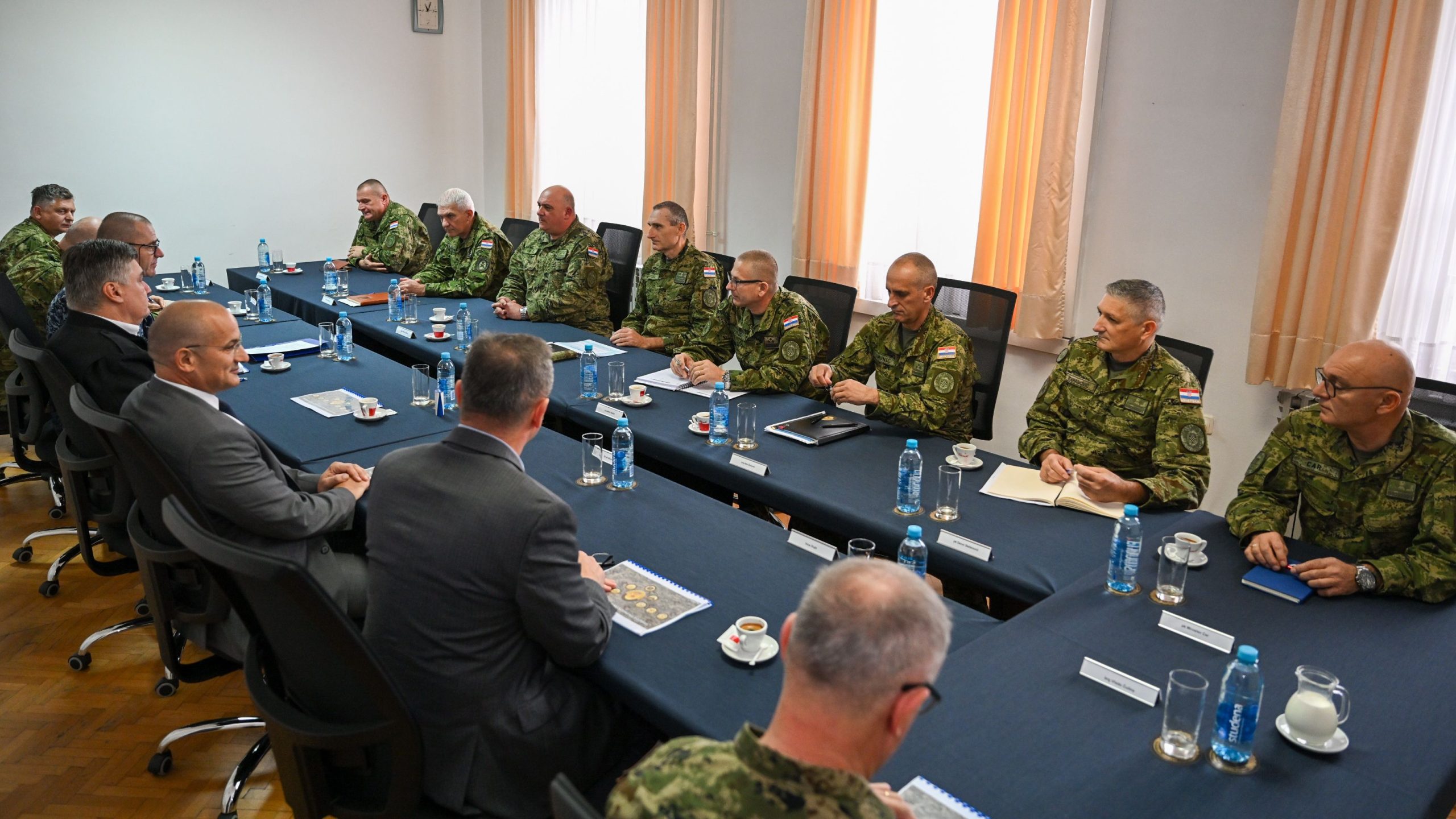 Predsjednik Milanović razgovarao sa zapovjednicima Hrvatske kopnene vojske o spremnosti i potrebama najveće grane OSRH