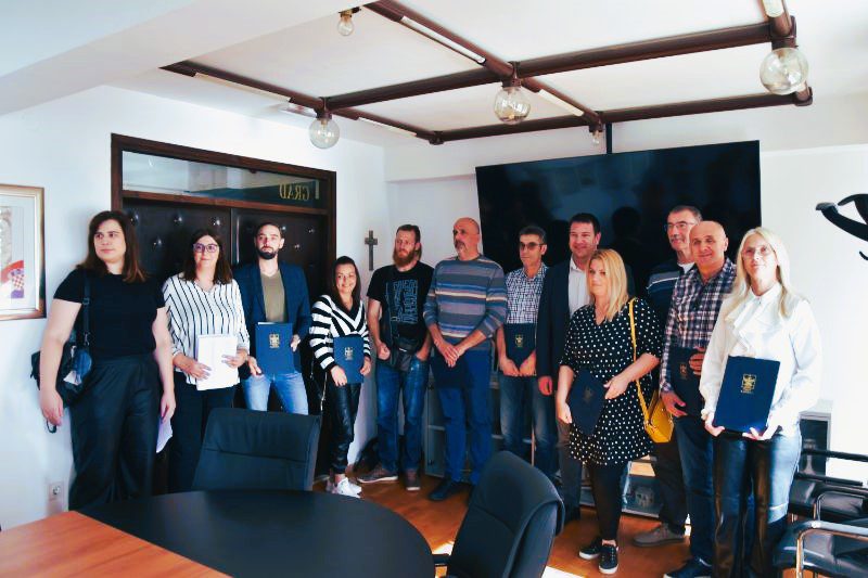 Kaštela: Potpisani ugovori o dodjeli bespovratnih sredstava: 260 tisuća eura za poduzetnike i poljoprivrednike