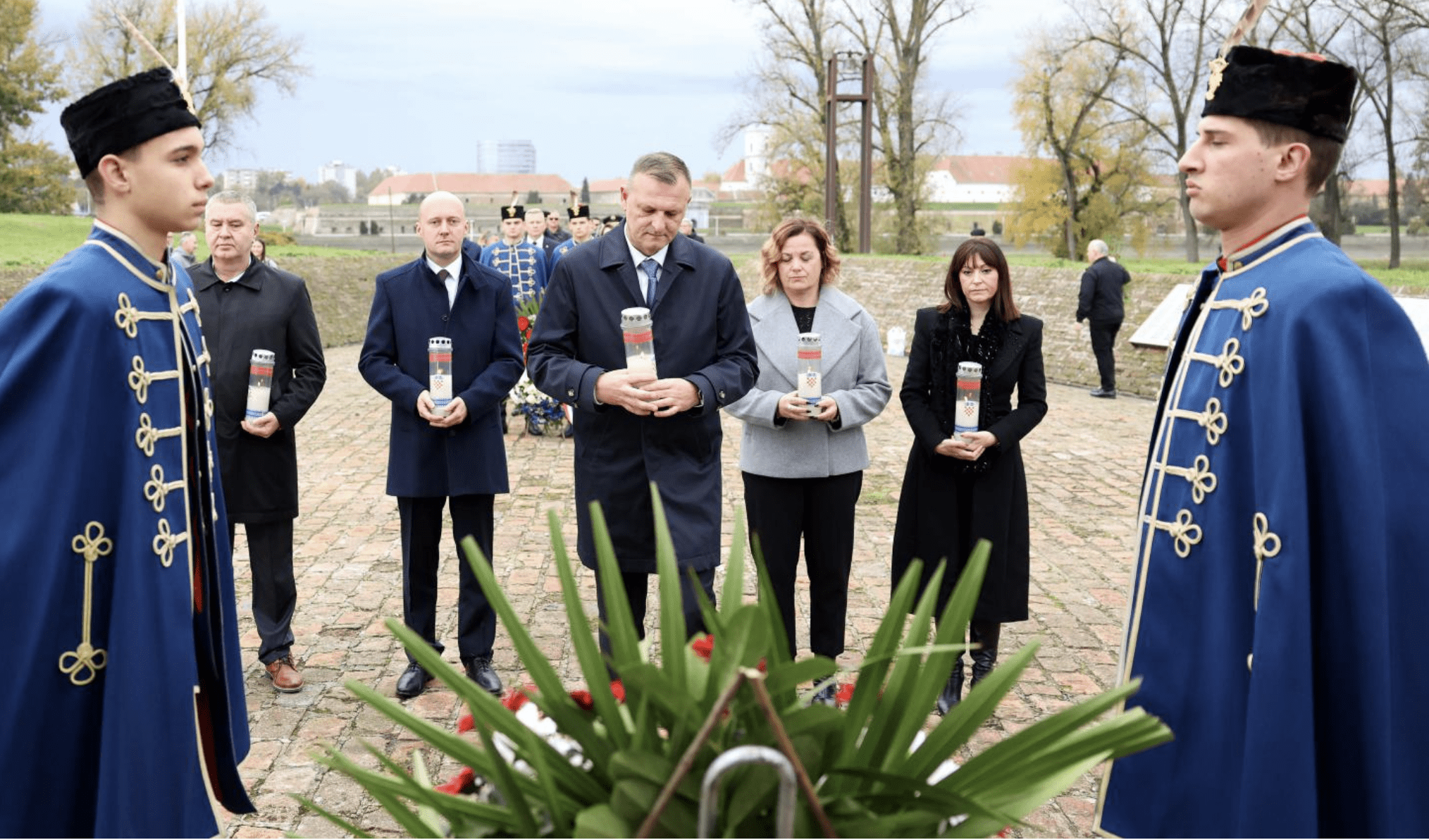 Na Kapelici Kraljice mira položeni vijenci u počast svim žrtvama Domovinskog rata