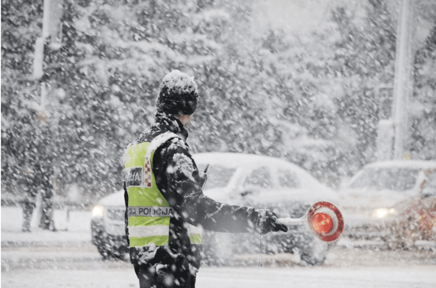 OKO SPLITA PAO SNIJEG Nastupili zimski uvjeti na cestama