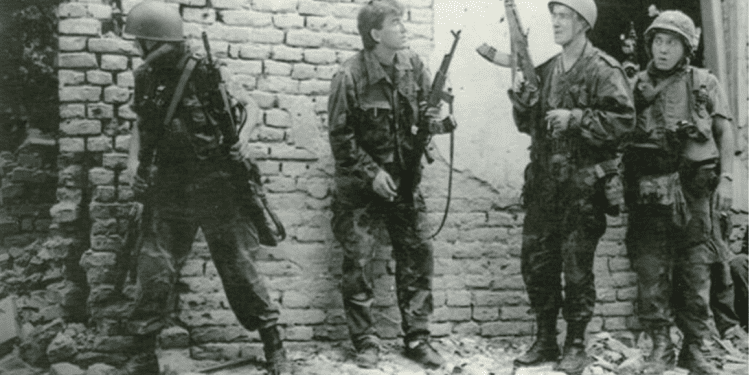 (VIDEO)Poznati provokator srpske nacionalnosti dobit će prekršajnu prijavu jer je išamarao hrvatskog branitelja