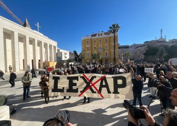 Novinari poručili Plenkoviću: “Nemojte nam pišati po leđima i reći da pada kiša”