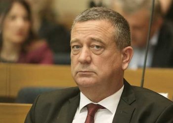 BiH: Političar se potukao sa sinom, napao policajca, pa ga policija uhitila