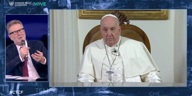 Papa Franjo brani svoju odluku o blagoslovima za istospolne parove: “Oni protiv ne razumiju odluku!”