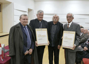 General Ivan Tolj o sisačkom biskupu mons. Vladi Košiću na 25 – obljetnicu njegovog biskupskog ređenja