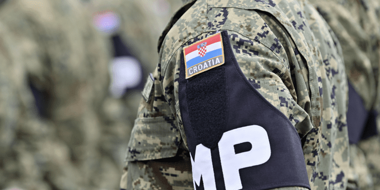 RASTU VOJNIČKE PLAĆE Ministar Anušić: “Bolji standard vojnika u  fokusu je ove Vlade i cilj mog mandata”