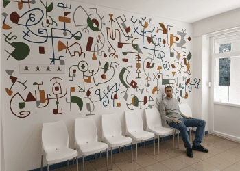 JEDNA LIJEPA PRIČA IZ KBC-a SPLIT Mladi umjetnik Joško Buljanović poklonio pacijentima dječje i adolescentske psihijatrije prekrasne prizore na zidovima