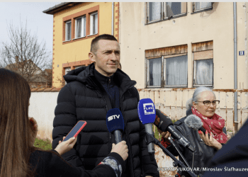 VUKOVARCI SVE VIŠE ODVAJAJU OTPAD U tijeku podjela kanti za plastiku i metal