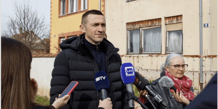 VUKOVARCI SVE VIŠE ODVAJAJU OTPAD U tijeku podjela kanti za plastiku i metal