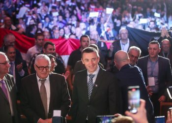 Penava: “Ne dajte se navući o sukobu i odabira između dva brda, na priču o crvenoj i plavoj Hrvatskoj”