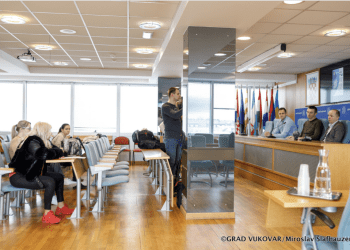 Povećan cenzus za vukovarske umirovljenike s mirovinama do 500 eura kroz mjeru “Grad koji brine”