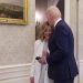 VIDEO Biden u Bijeloj kući poljubio premijerku Italije u glavu, Talijani zaprepašteni