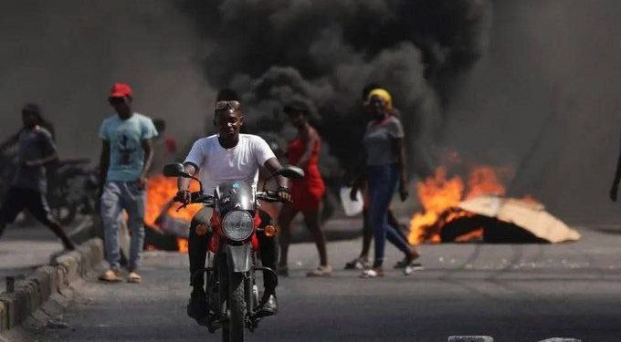 Naoružane bande upale u zatvor u Haitiju i oslobodile gotovo 4.000 zatvorenika