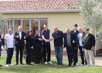 Penava poslao poruku iz srca Istre: „Hrvatska budućnost počiva na marljivom radu i znoju hrvatskog čovjeka!“