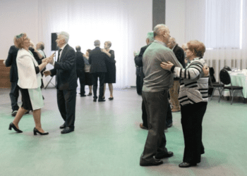 VRAĆAJU SE PLESNJACI ZA OSJEČKE UMIROVLJENIKE Prvi u nizu u ritmu sedamdesetih  