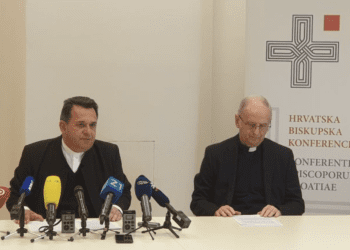 Na konferenciji za novinare Komisije HBK Iustitia et pax novinari postavili pitanje financiranja crkve – mons. Dugalić odgovorio “možemo i bez toga”