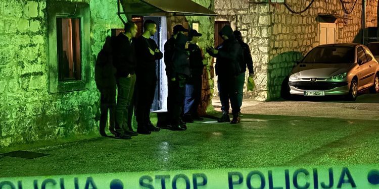 (VIDEO) Cronika u eksluzivnom posjedu snimke napada u Kaštel Štafiliću