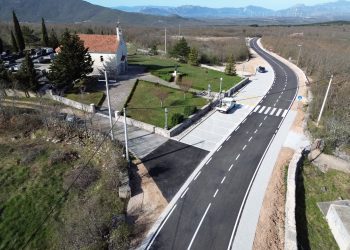 FOTO Kroz Lovreć do naselja Nikolići novom lokalnom cestom