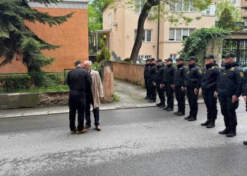 BiH: Postrojili policajce kako bi pozdravili šefove koji su izašli iz pritvora