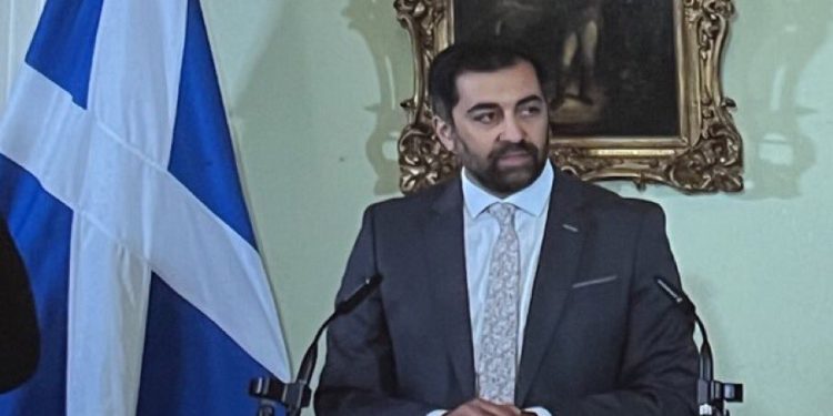 Humza Yousaf daje ostavku na mjesto škotskog premijera, preduhitrit će glasanje o nepovjerenju