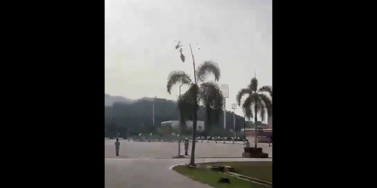 VIDEO U Maleziji se sudarila dva helikoptera malezijske mornarice, čak deset osoba smrtno stradalo