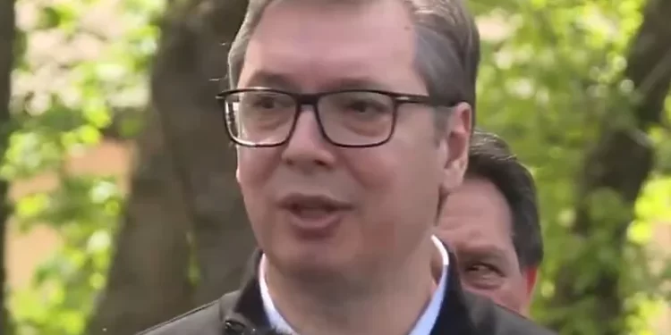 VIDEO Vučić zbog britanske novinarke koja je navela kako će napasti Kosovo hiperventilirao i izvrijeđao ju