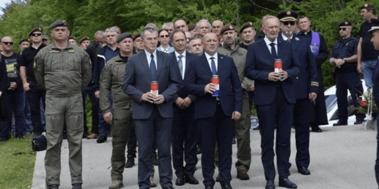 VI S VELEBITA STANITE U PRVI RED ZA RAJ, JER PAKAO STE VEĆ PROŠLI U Rizvanuši obilježen Dan sjećanja na “Velebitske junake”