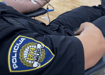 Splitski policajci, članovi moto kluba BMW i vatrogasci Javne vatrogasne postrojbe ujedinjeni u humanosti darivanja krvi